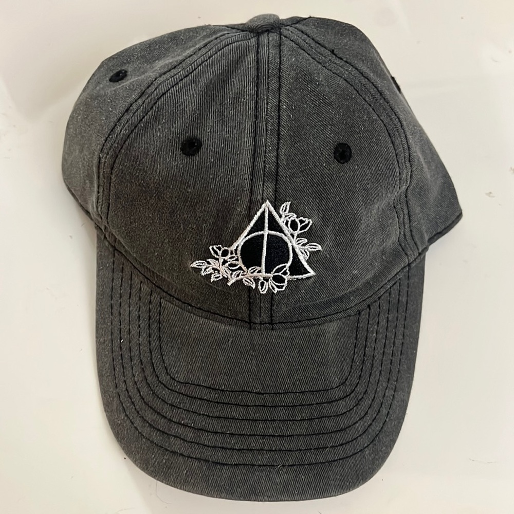 Lunchbox, harry potter, deathly hollows dad hat